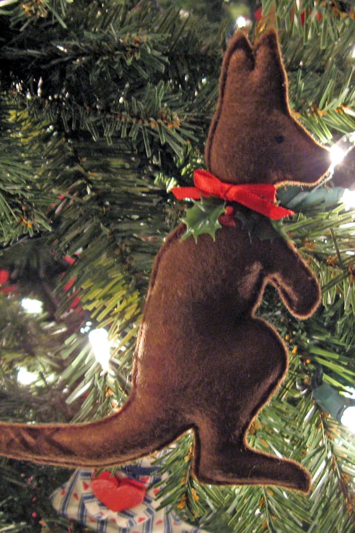 Instead of reindeer and snow, get ready for Christmas songs with kangaroos and shrimp on the barbie.