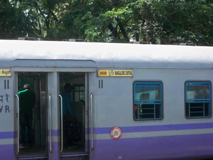 This train-DEMU (Tr. No.70106 MAQ-MADGAON Passenger) is a good option to reach Byndhoor. It starts at 14.55 hrs from Mangalore Central and reaches Byndhoor at 17.44. You can catch it from Mangalore Jn. (Kankanadi) also at 15.08. Cheap & comfy.