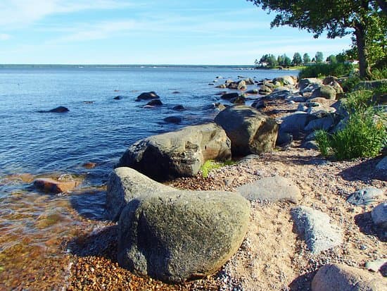 The southern Baltic shoreline, largely low-lying, shallow inlets and bays between where Gdansk and Kaliningrad now lie, the sea prone to icing up in the Gulf of Bothnia