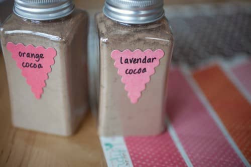 This is an adorable and easy gift package to make. I love the idea of blending two o three different flavors. Small containers can be purchased at your local craft store. This image is from elizabethannedesigns.com