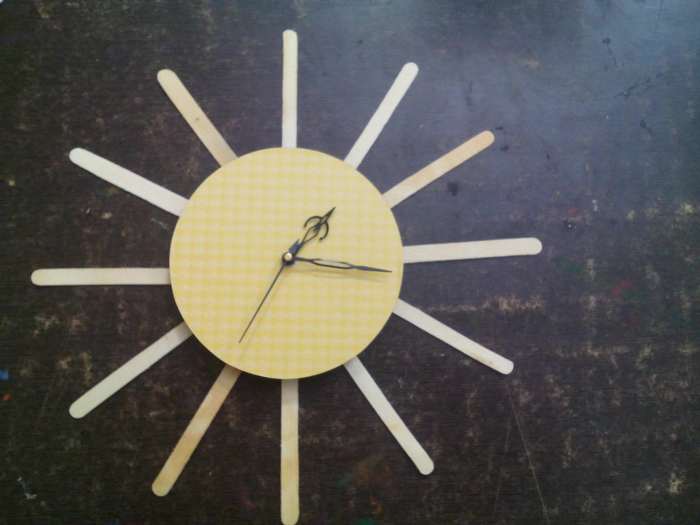 Best Out of Waste How to make a wall clock using waste material