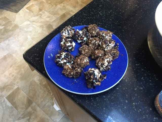 honey-candied-nuts-coated-grand-marnier-balls-recipe