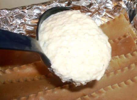 RECIPE FOR HOW TO MAKE THE BEST HEALTHIER, DIABETIC FRIENDLY BEEF LASAGNA : spread the ricotta mixture evenly on the arranged pasta