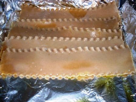 Recipe for How to Make the Best Healthier, Diabetic Friendly Beef Lasagna : spread the lasagna pasta in a greased baking pan