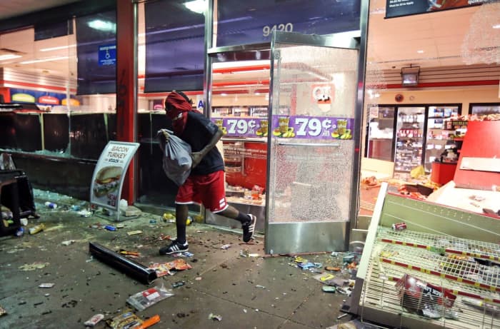 Looting will be one of the major goals of gangs and individuals looking to Profit from The Purge. Wealth Distribution will be most peoples goals on this unholy night.