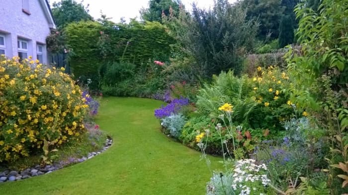 How to Build a Drywell With Hollow Concrete Blocks - Dengarden