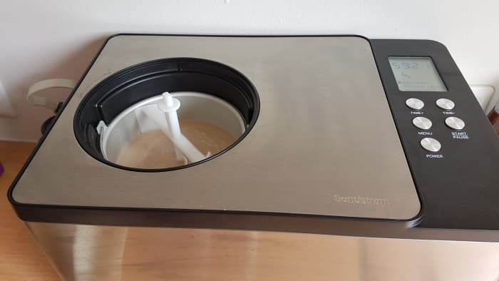 Making icecream used to be one of my hobbies. This bad boy is now in the storage, ready to be used again later.