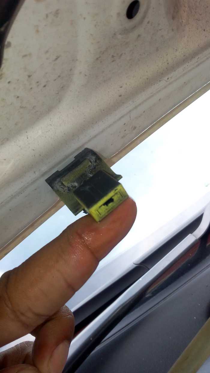 How to Unclog Windshield Wiper Washers or Sprayers AxleAddict