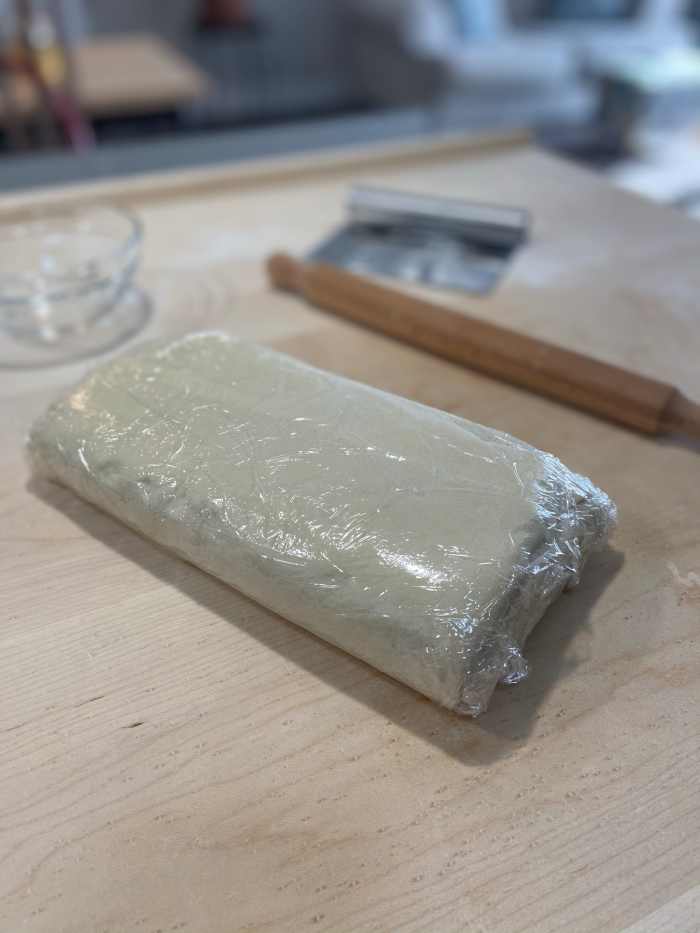 Wrap the dough with cling wrap and chill in the fridge for 2 hours. 