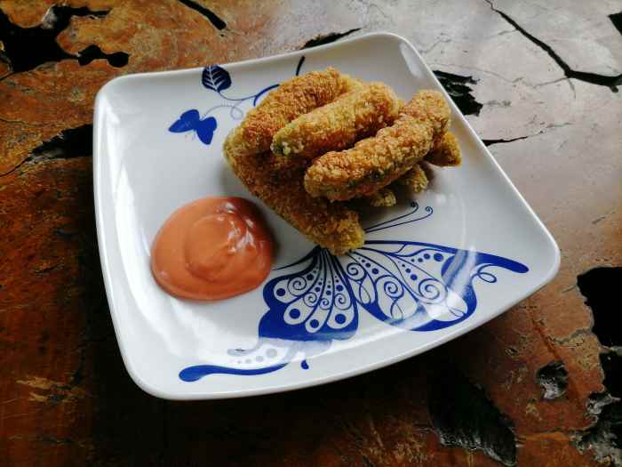 Avocado fries with homemade fry sauce