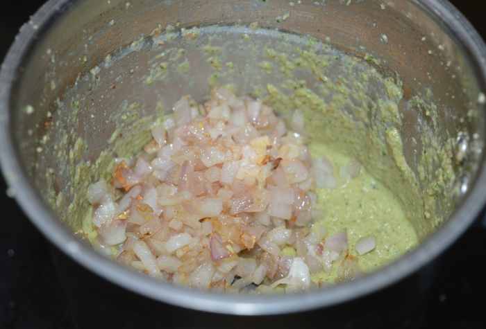 Add it to the chutney. Mix well. Your favorite peanut fried gram chutney is ready!