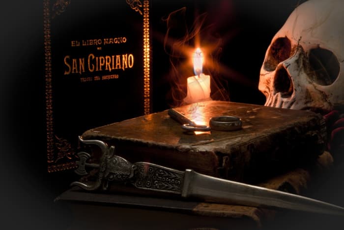 The skull represents communication with spirit, the key represents accessing occult knowledge and hidden realms. The ring symbolizes agreements, and the ritual dagger represents the action and justice of the mind