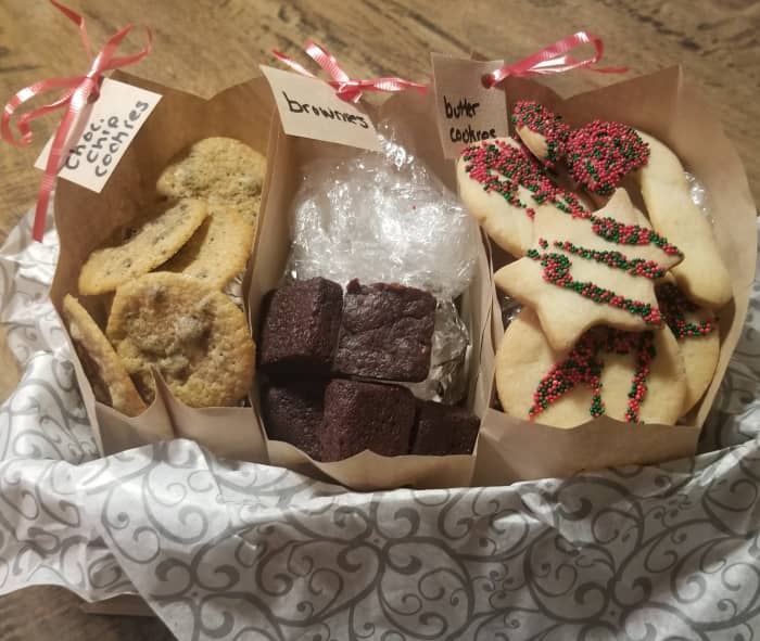 When you give cookies as a gift, it's important to prevent breakage while also making sure the presentation looks nice.
