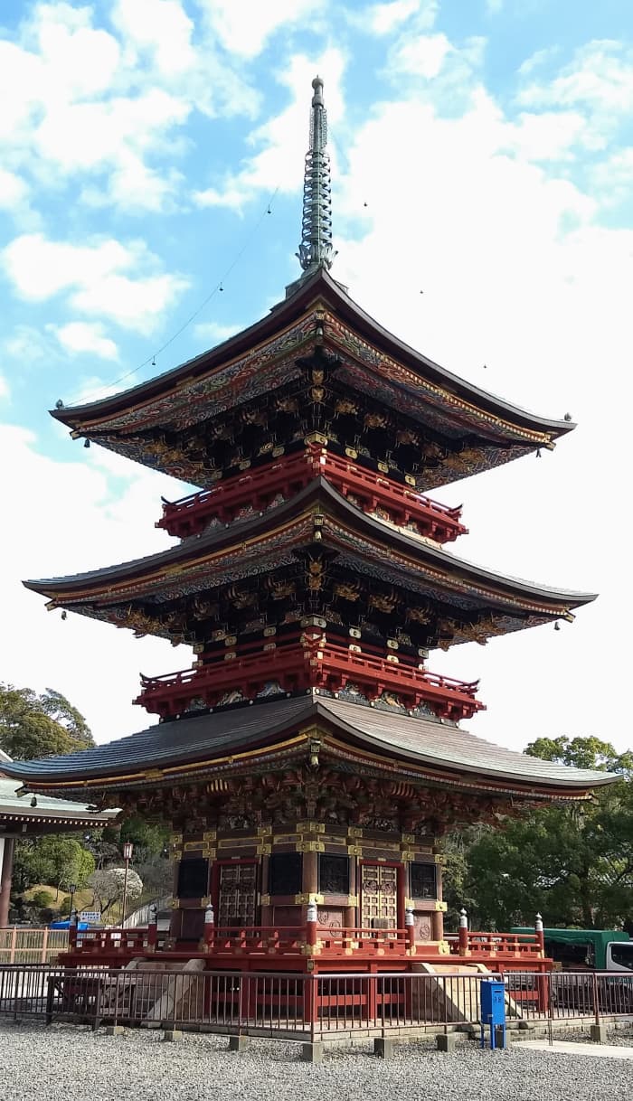 The Three-Storied Pagoda, an Important Cultural Property, was originally built in 1712.