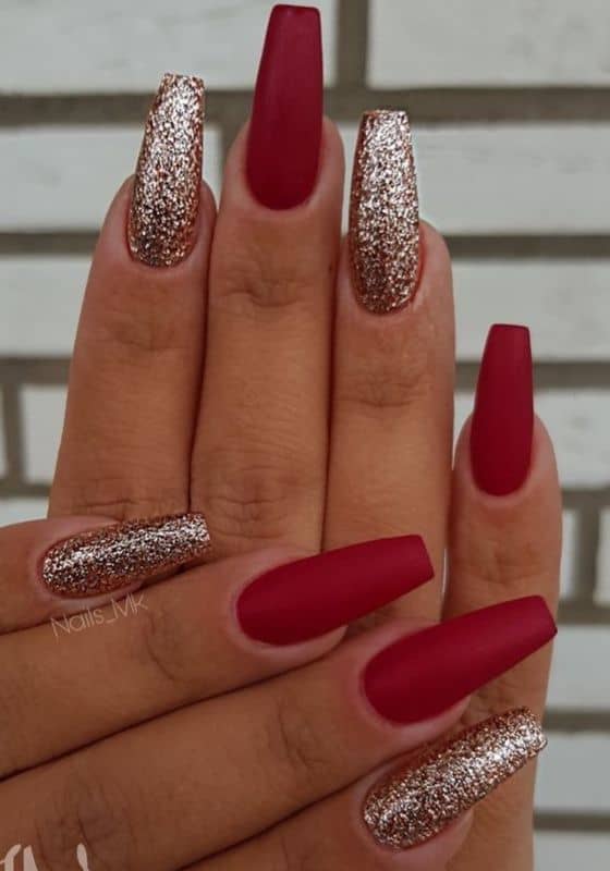 30 Awesome Holiday Nail Designs for Short Nails - Bellatory