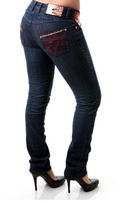 Standing as if you have an imaginary nickel between your buns helps create a good look.