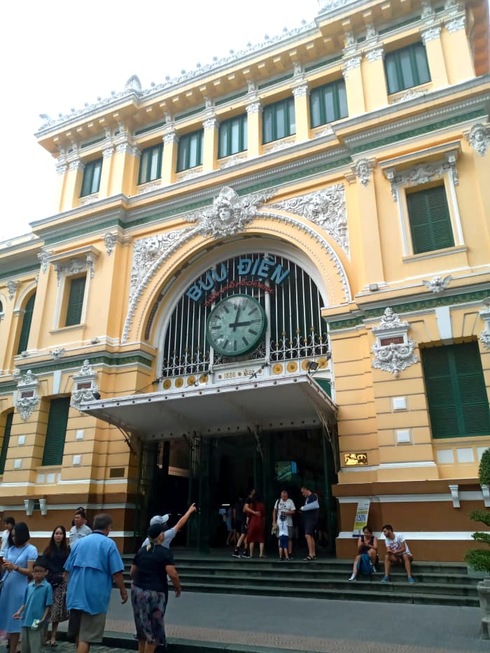 I visited Saigon Central Post Office with a girl I met in a hostel who sent a postcard to her Vietnamese aunt, to tell her she was in the city that she was born