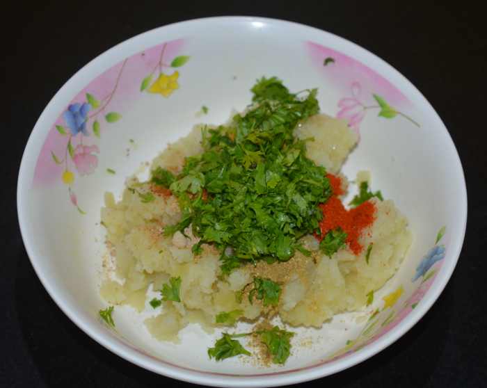 Add chopped coriander leaves.