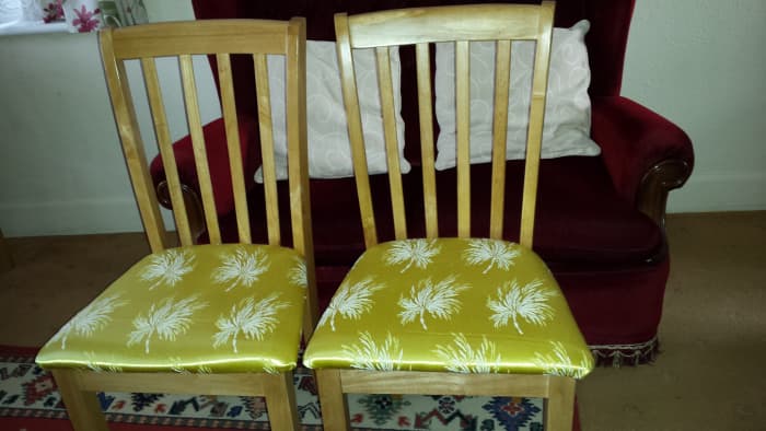 Here is the finished look. My new look dining room chairs. Not bad for a novice D.I.Y job.