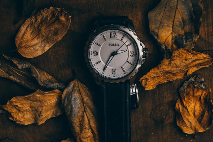 There is an ideal time range within which to perform arts that require contact with spirits. It's called the witching hour. It spans from 2 a.m. to 4 a.m. The height moment is at 3 a.m.