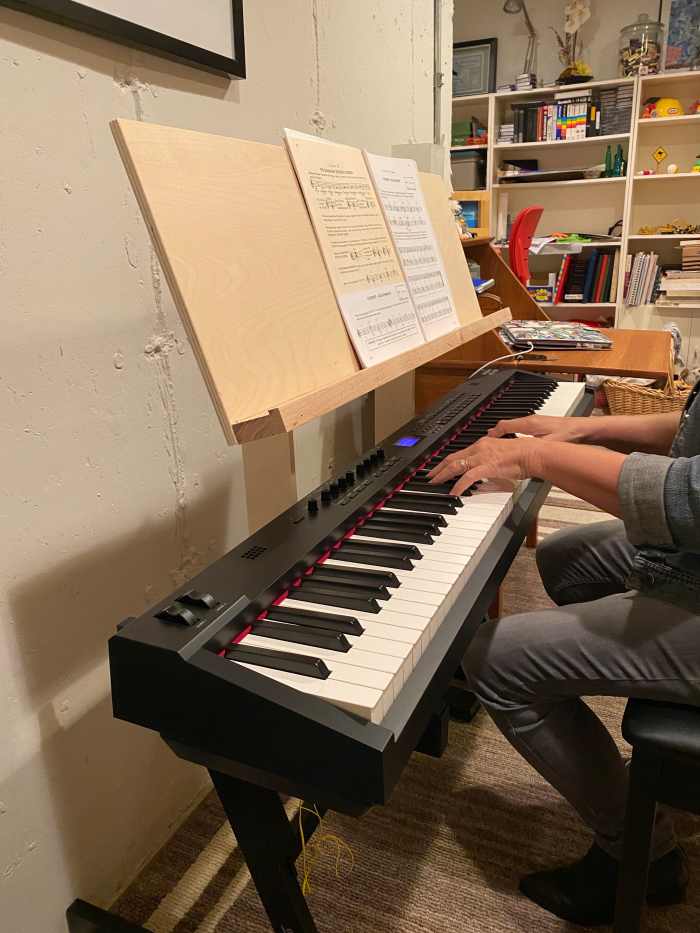 Construct a Music Rest for a Digital Keyboard Stand Spinditty