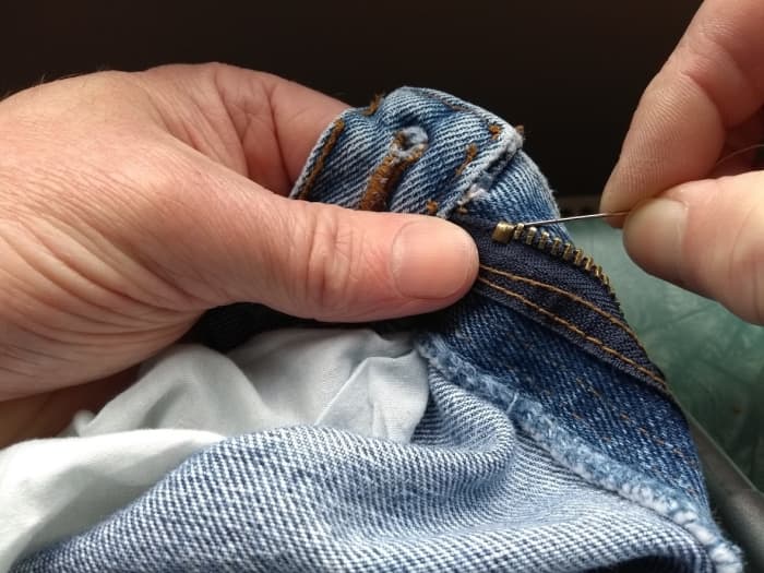 How to Fix a Zipper: 3 Things You Can Try (With Pictures) - Dengarden