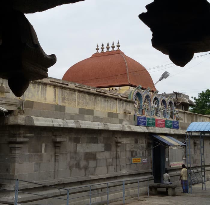 "RATNA SABHAI" or Gem Dance Hall (BADA ARANYESWARAR temple at Thirubalangadu) -- 13 degrees 07 minutes 48 seconds North, 79 degrees 46 minutes 30 seconds East.