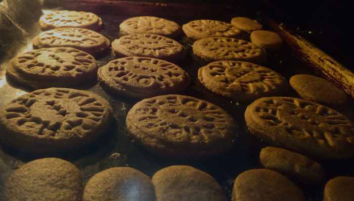 spent-grain-spice-biscuits