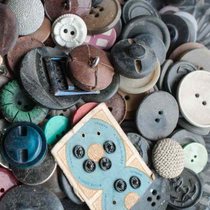 Vintage Button Guide Ways to Identify Antique Buttons HobbyLark