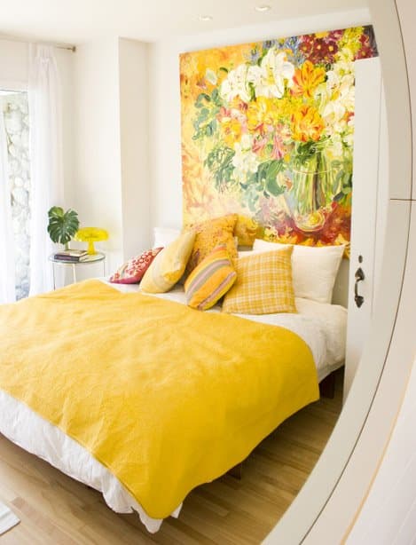 Marry spring time imagery with earth elements for a lovely bedroom. It should remind you of the sign Taurus.