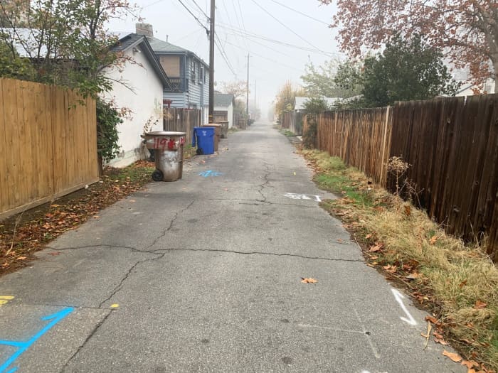 On a typical day, this is what an alleyway should look like. Mostly clean and no activitiy.