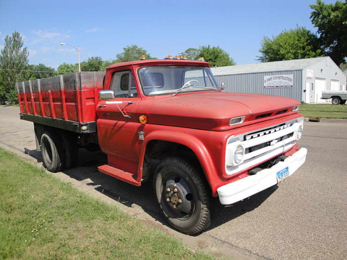 Witnesses described how the object was loaded onto a flatbed truck (example above), covered with tarp and quickly driven away.