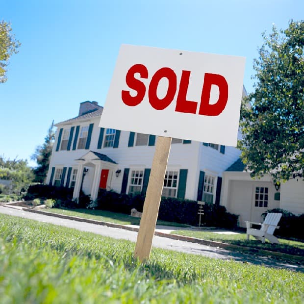 Obtaining the real estate salesperson license in the State of California is actually a straightforward process.