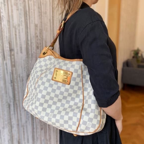 What Are the Hottest Pre-Owned Louis Vuitton Purses? Discontinued ...