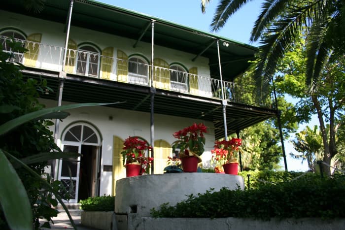 Known for its tourism and citrus crops, Sunny Florida was discovered by Spanish explorer Juan Ponce de Leon in 1513. It became a state in 1845.