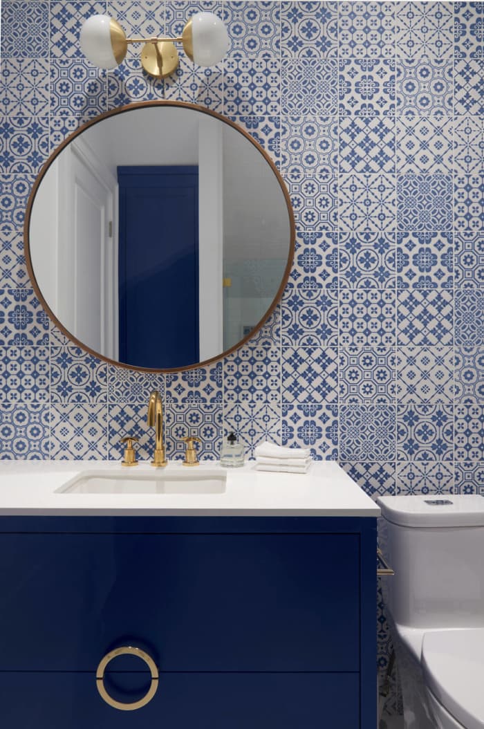 The Monkey bathroom should utilize different shapes. It would look nice in shades of blue, white, and gold. The Monkey bathroom should be a charming and inviting space for your and guests.
