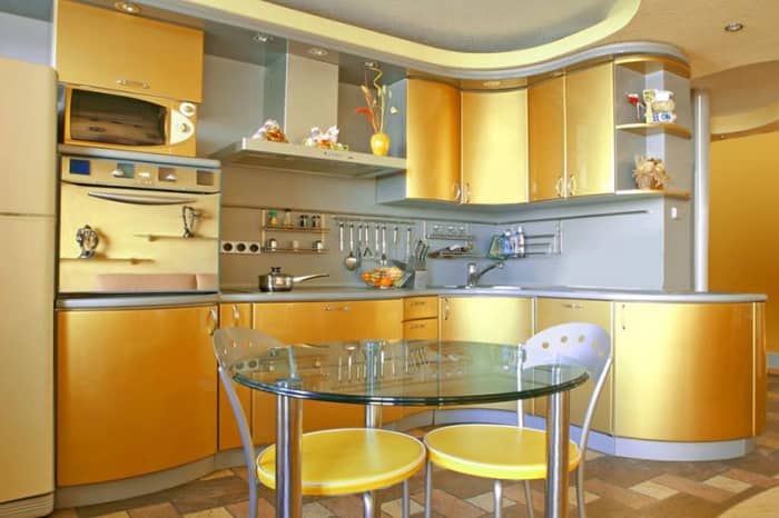 The Rooster kitchen should be a blast of metal. The Chinese Zodiac sign loves gold and yellow. The kitchen should have yin features: rounded objects, glass, and low lying objects.