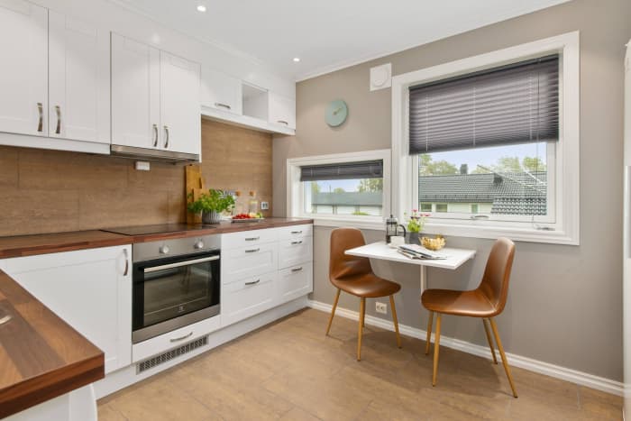 Designing a cozy and fun little kitchen can be great fun! These 12 design ideas should help get your creative juices flowing.