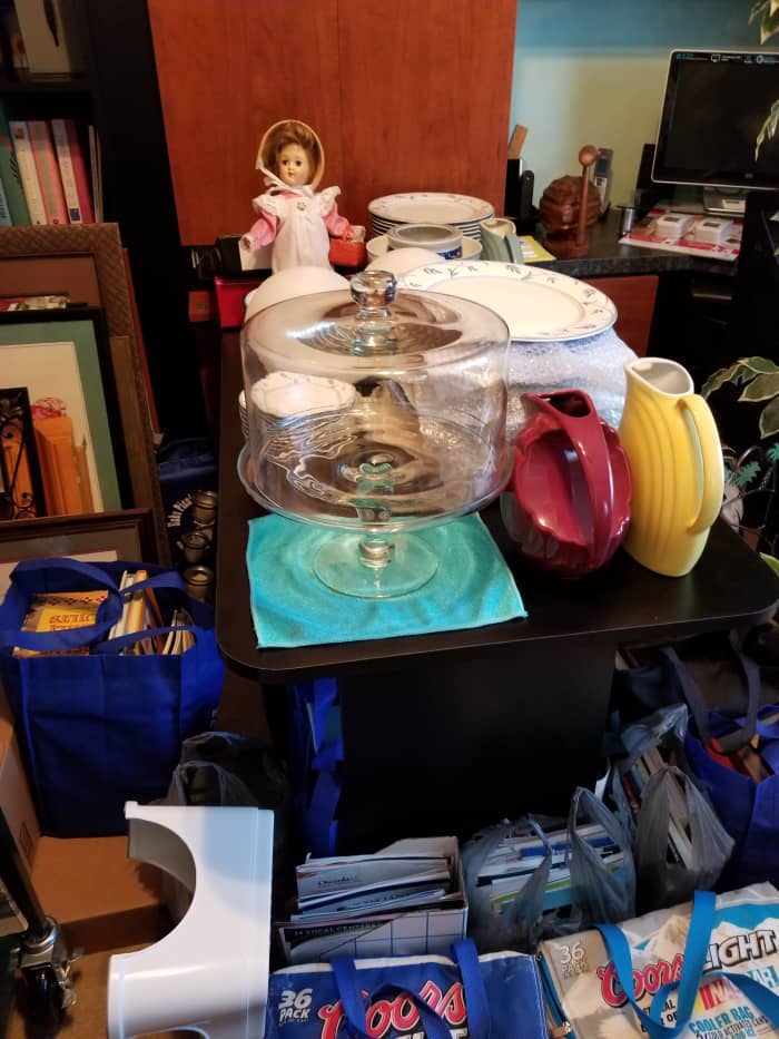 When we had the interior painted, lots of things were stuffed into one room. That makes me realize how much we really have.