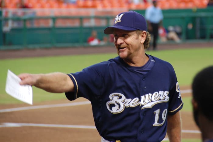 Though Robin Yount didn’t spend his entire career as a shortstop, the half he did play at the position was very successful.
