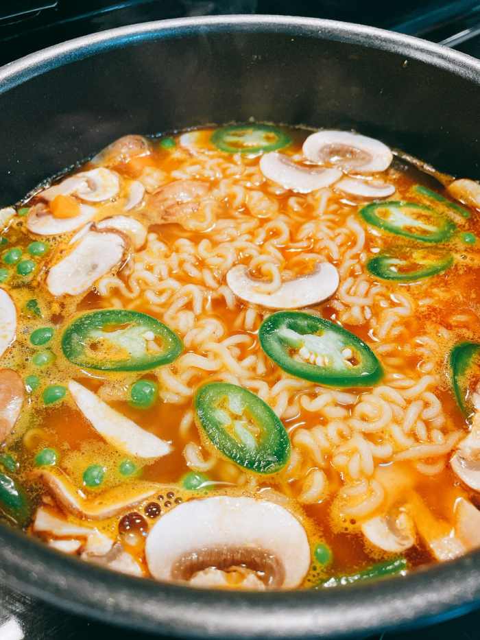 Let the ramen simmer for a few minutes after adding the vegetables before turning off the heat.