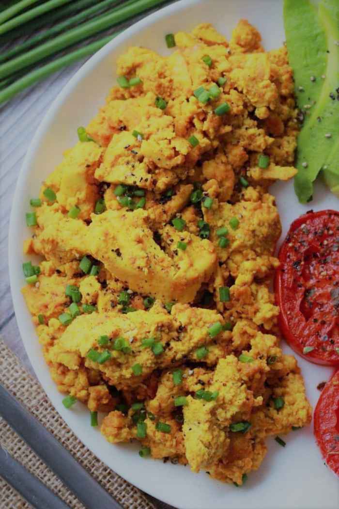 Tofu scrambled "eggs"