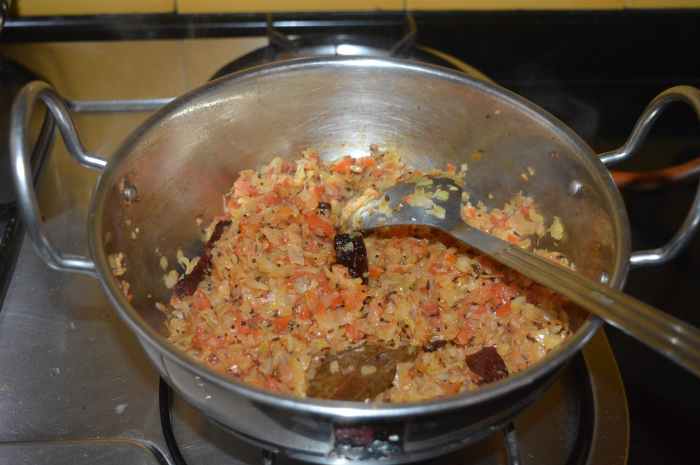 bengali-style-cabbage-and-potato-curry