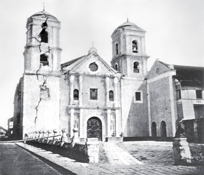 San Agustin Church after the destructive 1880 Luzon earthquake, note the large crack on the east bell tower (Photo credit: Wikimedia Commons)