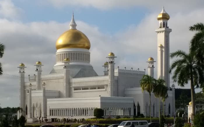 Omar Ali Saifuddien Mosque