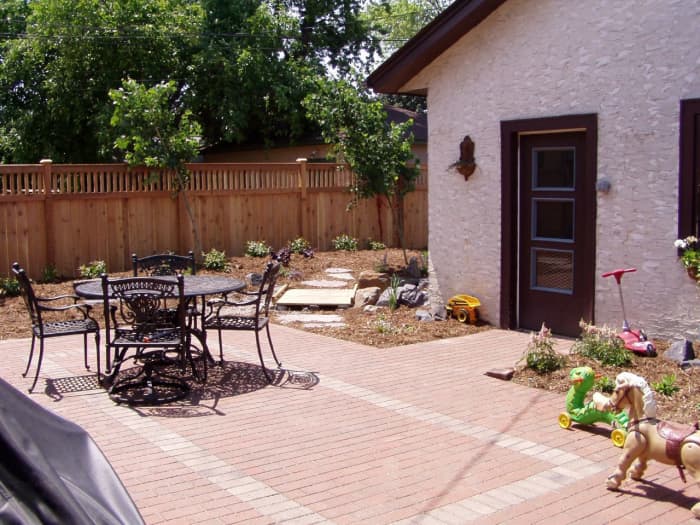 How to Build a Small Backyard Patio - Dengarden