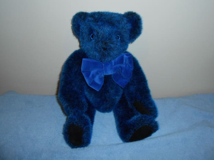 Can you believe I only paid 75 cents for this beautiful Vermont Teddy Bear at a thrift store?! Thrift stores have great deals on teddy bears.