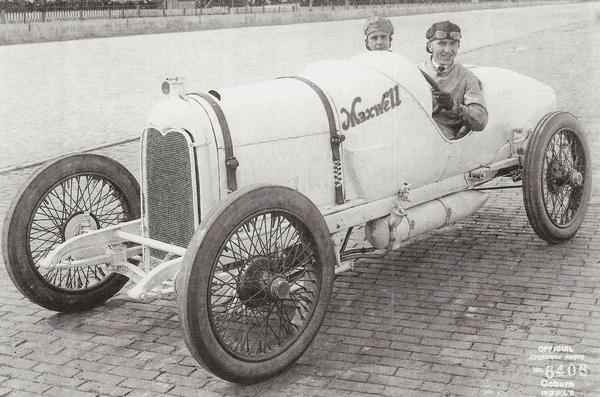 Rickenbacker in 1915 in his Maxell Special at the Indianapolis 500 that year. He would earn the nickname "Fast Eddie."
