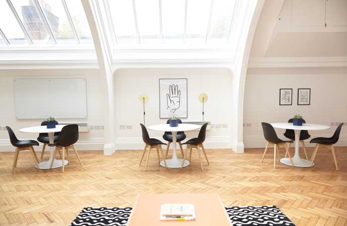 Skylight shades are a great way to bring light into a room without letting in the heat.