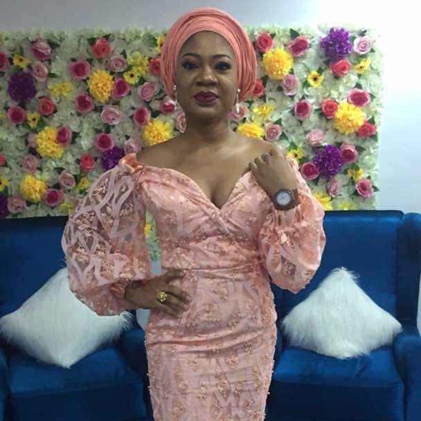 how-to-start-a-fashion-designing-business-from-scratch-with-zero-clientele-and-very-little-money